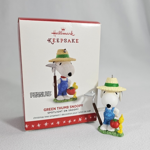 Hallmark 2016 Peanuts Green Thumb Snoopy Ornament - Picture 13 of 13